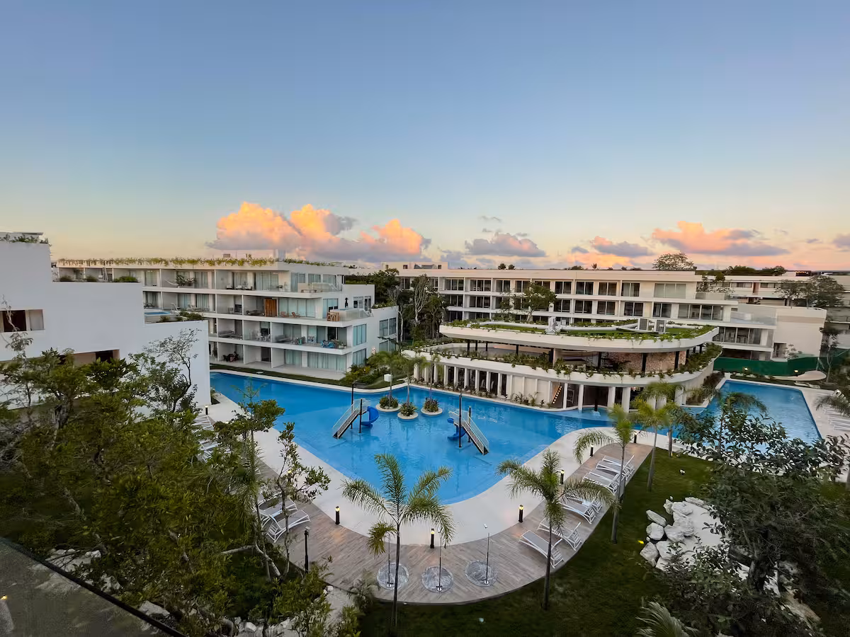 Four resort-style community pools at The Leaf Playacar